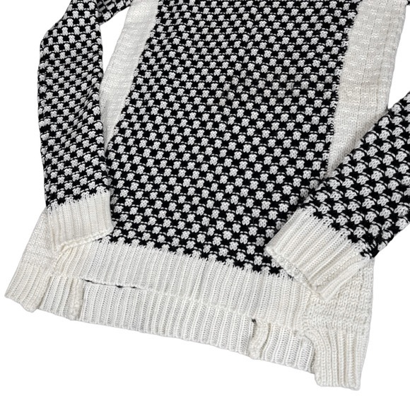 Xhileration size small black & white checkered sweater w/white sides & cuffs EUC - Picture 5 of 14